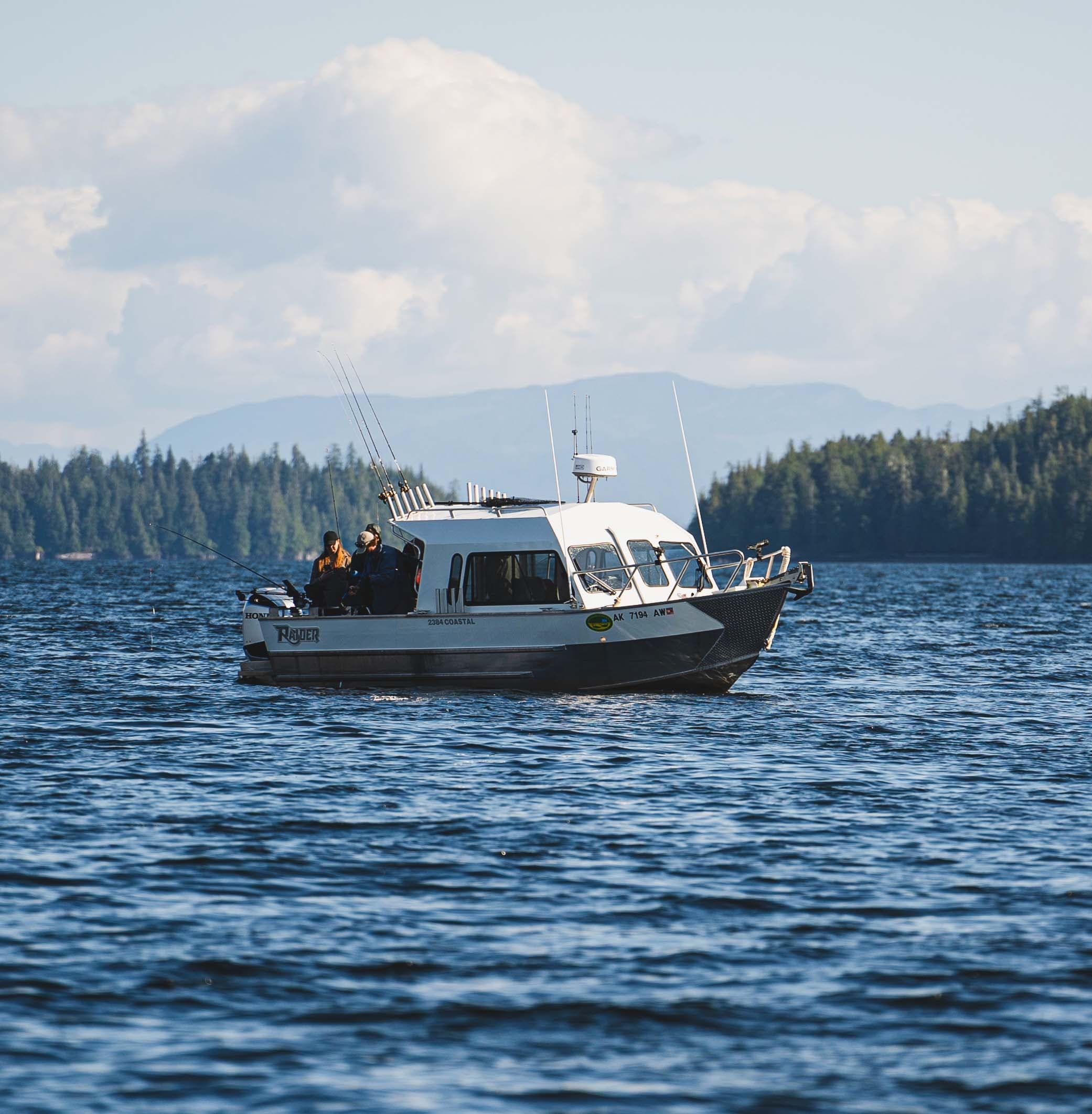 24ft Cabin Cruiser: Private Charter (No Halibut)